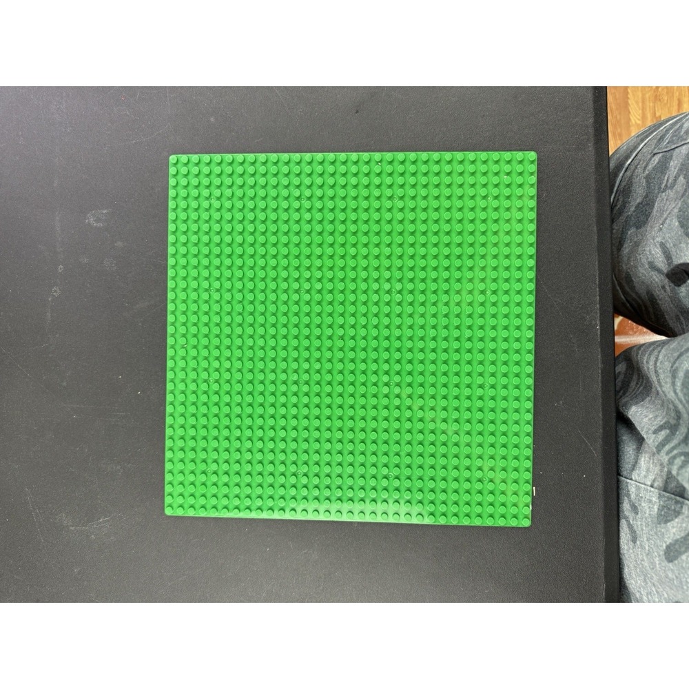 LEGO Classic Green Baseplate, Square 32x32 Stud Foundation to Build, Play, and D